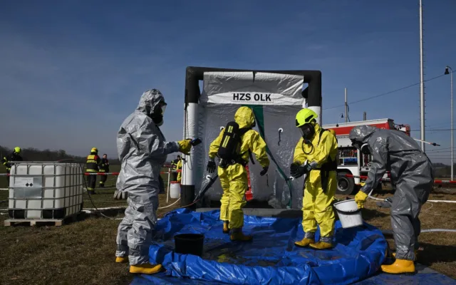 Toxický benzen, který unikl z havarovaného vlaku na Přerovsku, zasáhl podzemní vody