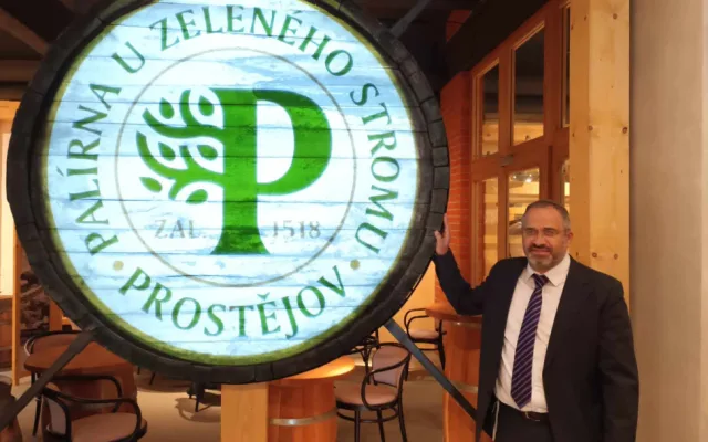 Některé pálenky z Prostějova je košer. Výroby v Palírně u Zeleného stromu kontroloval rabín, firma chce vyvážet do Izraele