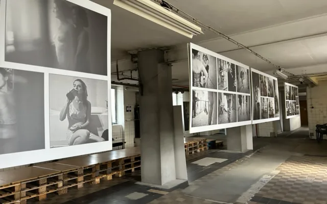 Krása žen vynikla v netradiční galerii. Speciální výstavu fotografií hostí bývalá továrna v Přerově