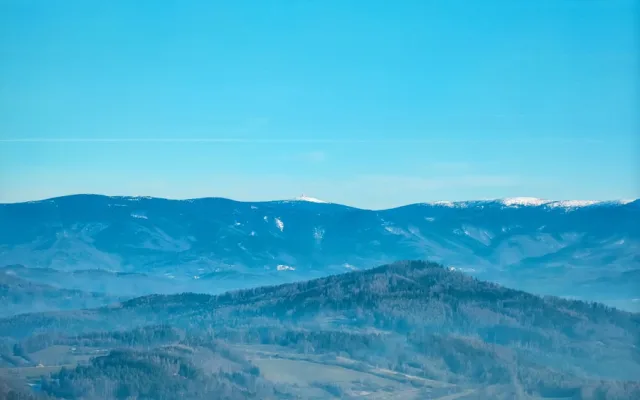 TIP NA VÝLET: Z rozhledny nad Svébohovem lze vidět Jeseníky, Orlické hory i Drahanskou vrchovinu