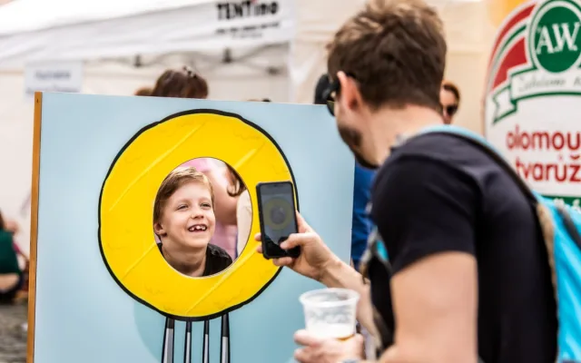 TIP NA VÍKEND: Olomouc o víkendu už poosmé ovládne tvarůžkový festival. Chybět nebudou ani zákusky