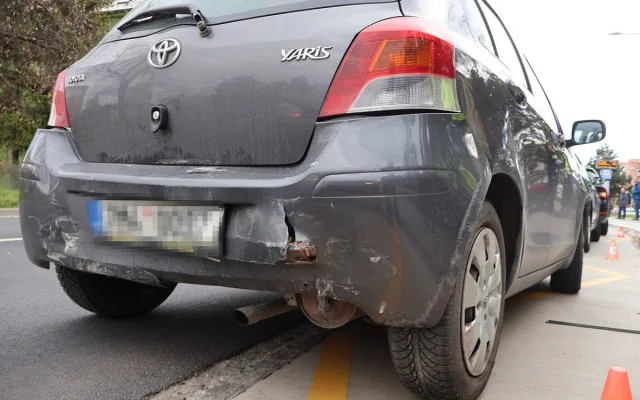 Řidička způsobila v Olomouci řetězovou nehodu, ve stresu od kolize ujela