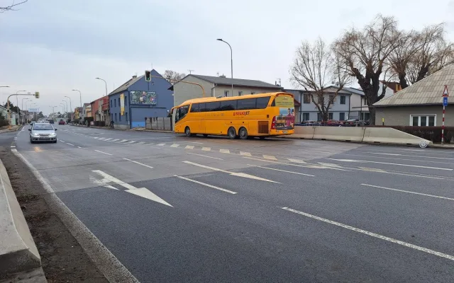 Rušný tah na Přerov v Olomouci přiškrtí půlroční přestavba mostku