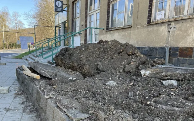 VIDEO: Ze zanedbané budovy nádraží v Teplicích nad Bečvou bude nové infocentrum