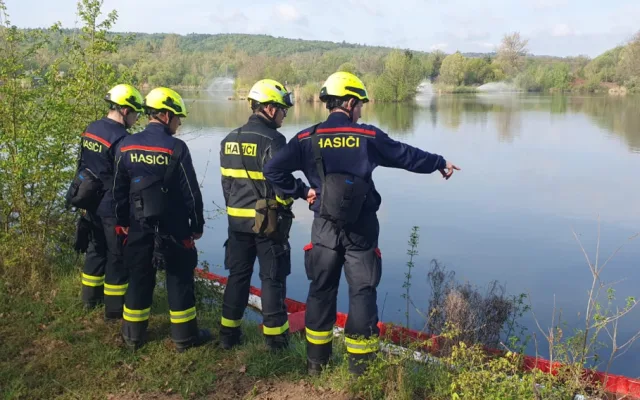 Zamoření vody u Hustopečí nad Bečvou ustupuje. Stav nebezpečí platí do konce května