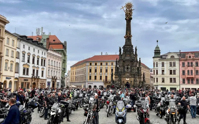 Olomouc odmítla povolit tradiční motorkářské zahájení sezony na náměstí. Po 15 letech
