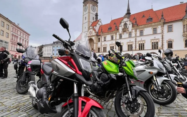 Olomouc odmítla povolit tradiční motorkářské zahájení sezony na náměstí. Po 15 letech