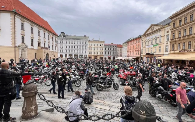 Olomouc odmítla povolit tradiční motorkářské zahájení sezony na náměstí. Po 15 letech