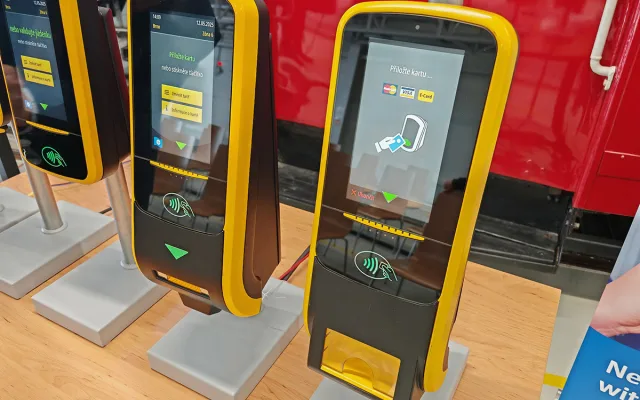 Olomoucká MHD získá do tramvají a autobusů platební terminály nejmodernější generace