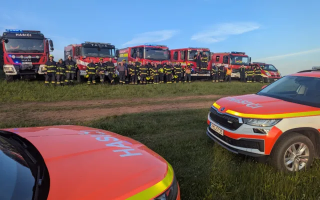 Dva požáry lesa na Šumpersku od špatně uhašeného ohniště. Zasahovaly desítky hasičů