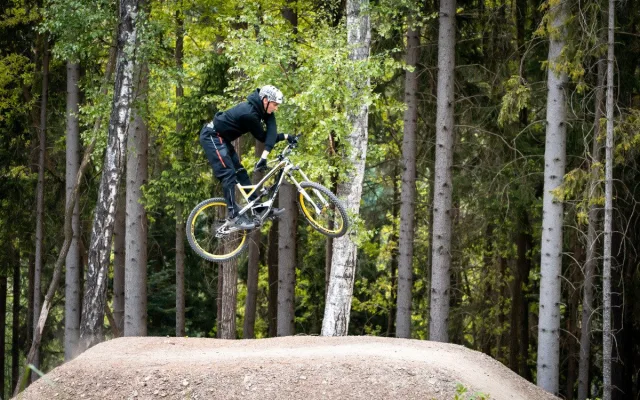 Zážitky pro začátečníky i zkušené jezdce. U Zábřehu ožily nové terénní stezky pro cyklisty