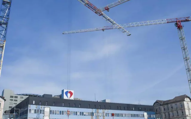 VIDEO: Čtyřmiliardový pavilon FN Olomouc kvapem roste. Zmodernizuje chod nemocnice