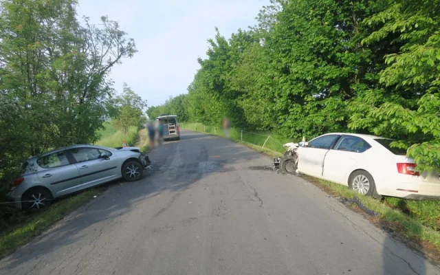 Osmnáctiletá řidička nezvládla na Šumpersku zatáčku a smetla protější auto. Je zraněná