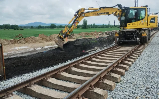 Na trať v Hustopečích nad Bečvou se po havárii s benzenem vlaky vrátí zřejmě v neděli