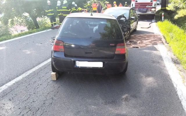 Sedm zraněných při nehodě na Šumpersku, z toho dvě děti. Čelně se srazily dva vozy