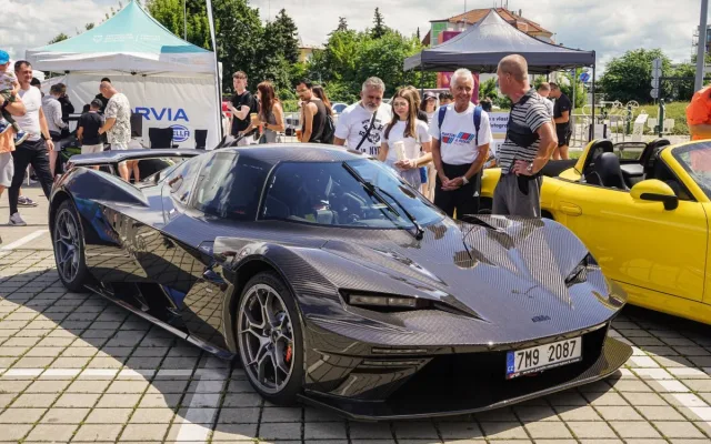 Supersporty už tuto sobotu před Šantovkou. Přijďte si užít luxus, adrenalin i zábavu