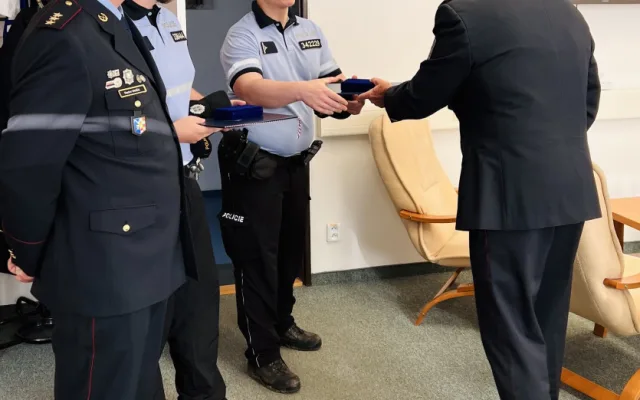 Drama v Bedihošti. Policisté z Prostějova zachránili život muži v bezvědomí