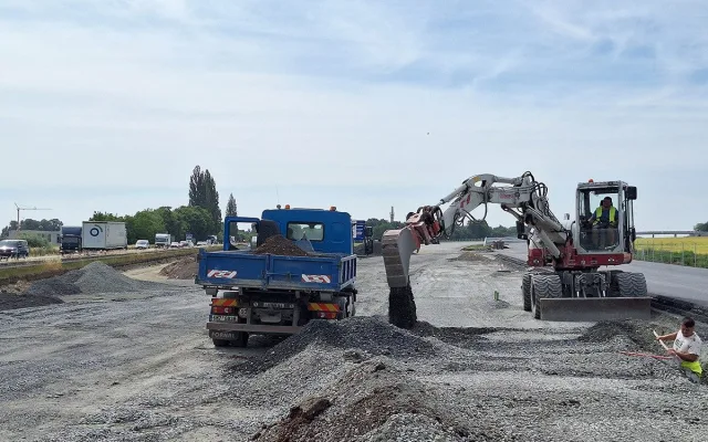 Stavba D35 Křelov-Slavonín