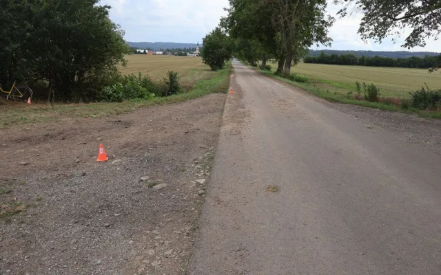 U Náměště na Hané auto srazilo seniora, který byl na vyjížďce s vnučkou. Řidič ujel