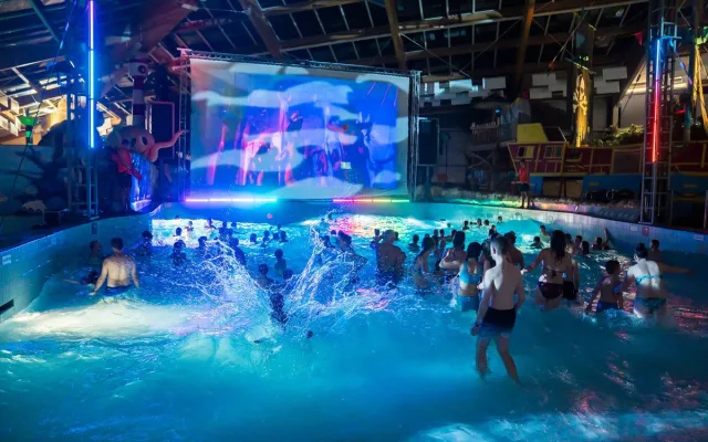 Aquapalace Praha zve na Letní Silvestr