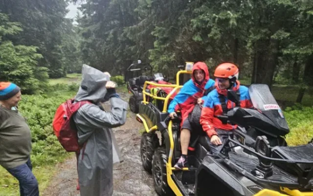 Zranění, vyčerpání, podchlazení. Kvůli špatnému počasí v Jeseníkách vzrostl počet úrazů