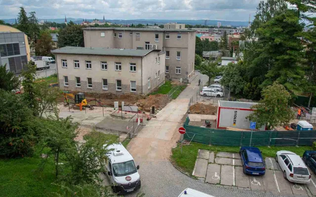Demolice ve Fakultní nemocnici Olomouc: k zemi půjde část budovy ředitelství