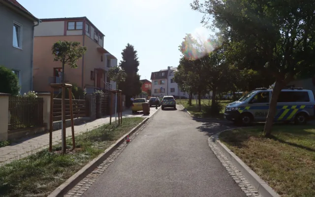 Notně opilá řidička přejela v Olomouci do protisměru a havarovala. Auto nemělo technickou