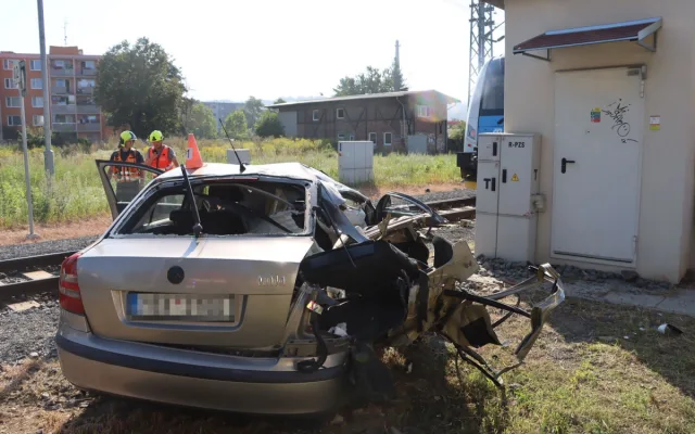 VIDEO: Zběsilá honička ve Šternberku, řidiče na pervitinu po kilometru smetl vlak