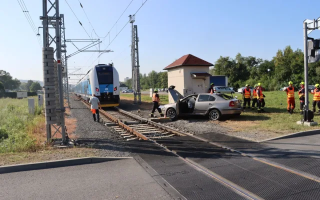 VIDEO: Zběsilá honička ve Šternberku, řidiče na pervitinu po kilometru smetl vlak