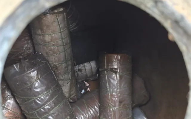 Báň radnice v Hranicích skrývala mince či fotografie módy. Věž prochází opravou