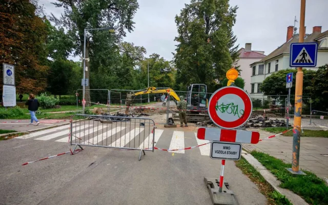 Nekonečné opravy vodovodu v Krapkově. Hotovo bude snad už příští týden