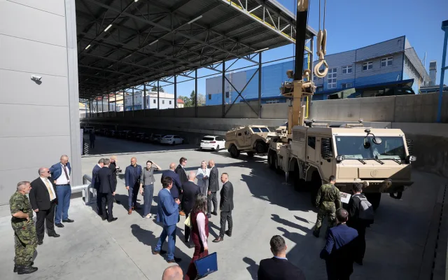 Nová hala a memorandum o tancích Leopard. Šternberská zbrojovka rozšiřuje výrobu