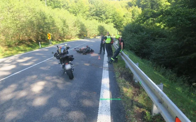 Na Červenohorském sedle havaroval motorkář, policie tam zrovna pořádala bezpečnostní akci