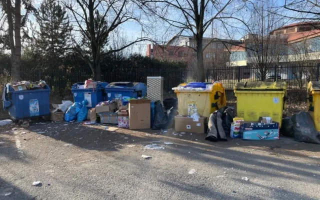 Olomouci došla trpělivost. Kvůli nelegálním skládkám nasadila ke kontejnerům kamery