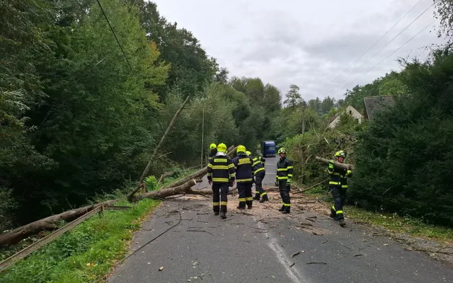 Vichr trápí Olomoucký kraj, hasiči řeší desítky zásahů