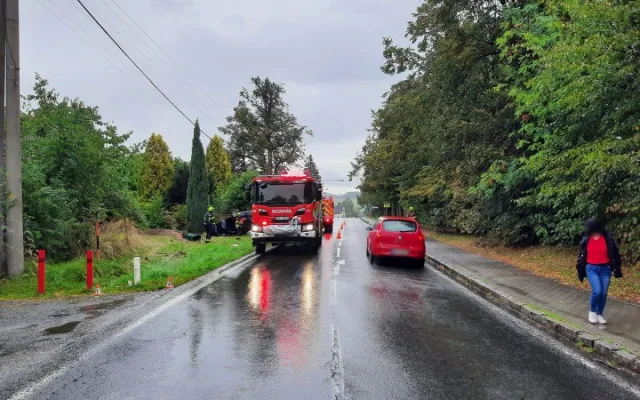 Mladík ve Velkých Losinách převrátil auto na střechu. Měl v sobě marihuanu