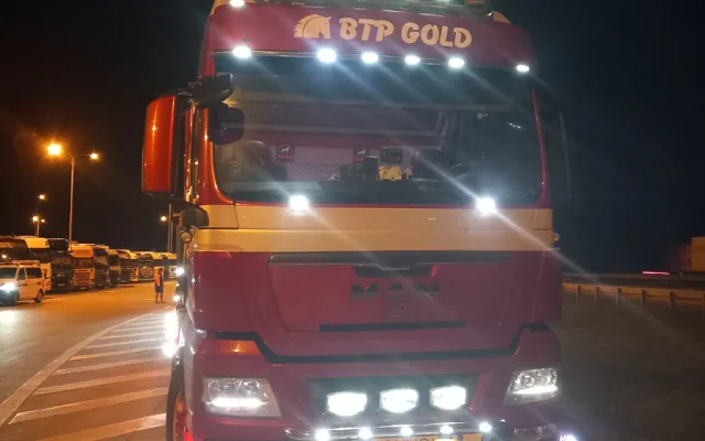 VIDEO: Na pokutách dlužili cizinci skoro milion. Botička firmu donutila zaplatit