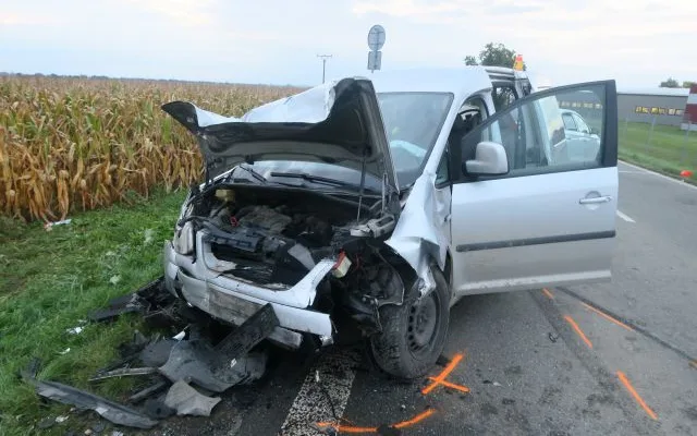 Pět zraněných při nehodě u Žešova. Ráno se zde srazily dva automobily