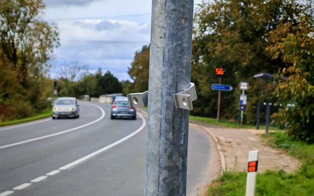 U vytíženého tahu bděl jen pár dnů. Maketa policisty u Olomouce zlákala zloděje