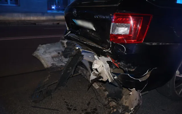 Se dvěma a půl promile vletěl u Hornbachu do dalšího autoa. Zranil dvacetiletého řidiče