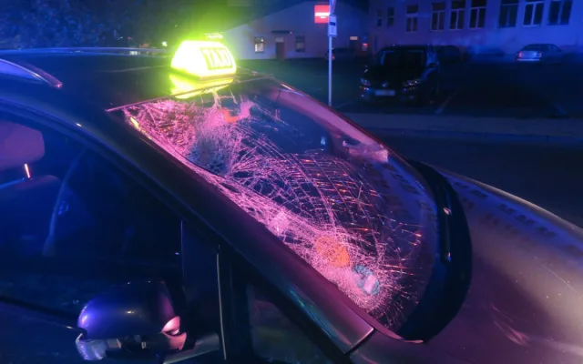 Taxikář při odbočování srazil v Zábřehu cyklistu. Muže odvezla záchranka do nemocnice