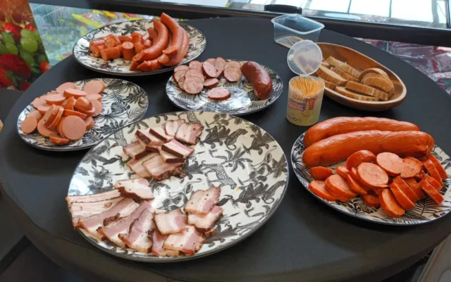 Den regionálních výrobců provoněl supermarket Terno Olomouc. Grilovalo se a vařilo
