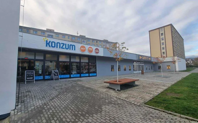 Z Jednoty je Konzum 24/7. Samoobslužný obchod v Jeseníku otestovala i první dáma