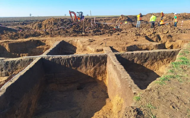 Archeologové objevili při průzkumu D35 u Přerova pozůstatky pravěkých osad