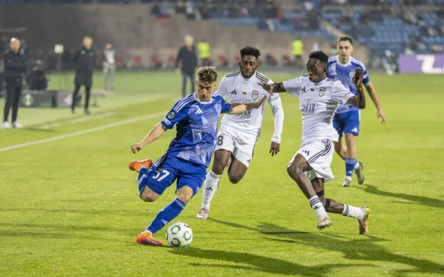 VIDEO: Bitka na tribuně a úspěch na hřišti. Olomoucká Sigma dobyla Jerevan
