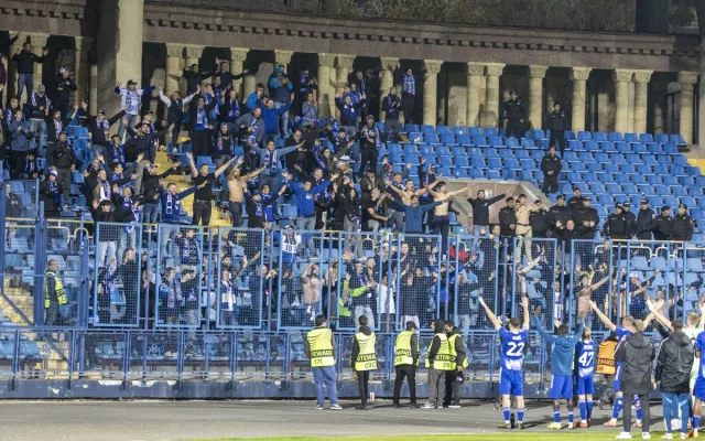 VIDEO: Bitka na tribuně a úspěch na hřišti. Olomoucká Sigma dobyla Jerevan