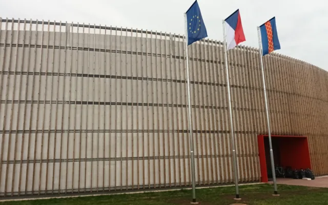 Velká sláva v Kojetíně, město otvírá nový zimní stadion. Zájem o bruslení je velký