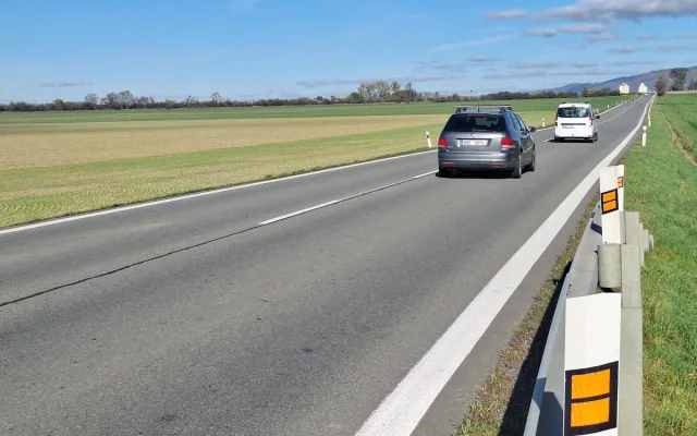 Do Šternberka opět komplikace. Opravy asfaltu si vyžádají kyvadlovou dopravu