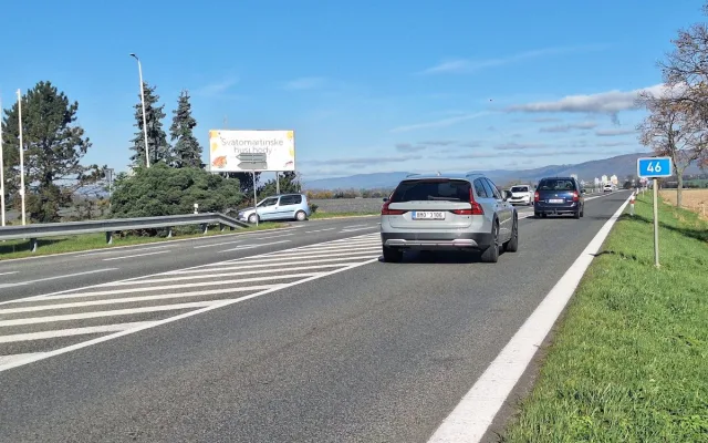 Do Šternberka opět komplikace. Opravy asfaltu si vyžádají kyvadlovou dopravu