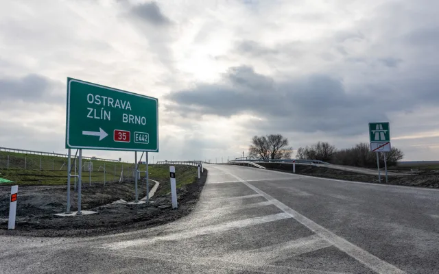 VIDEO, FOTO: Zásadní část D35 u Olomouce se otevírá, odstraní letitou bolístku